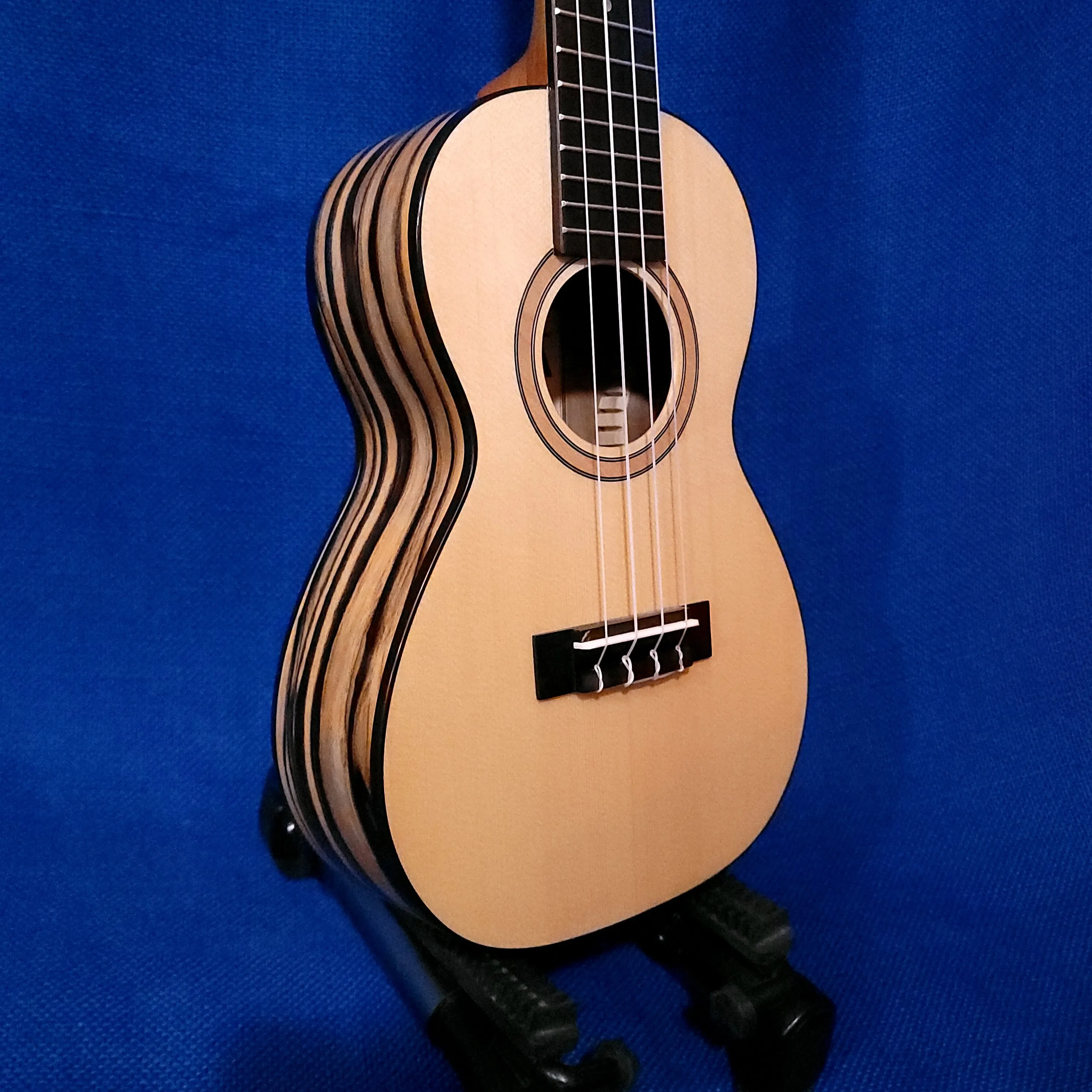 Ohana Concert CK-70BWE Solid Spruce Top / Laminate Black & White Ebony Ukulele s455