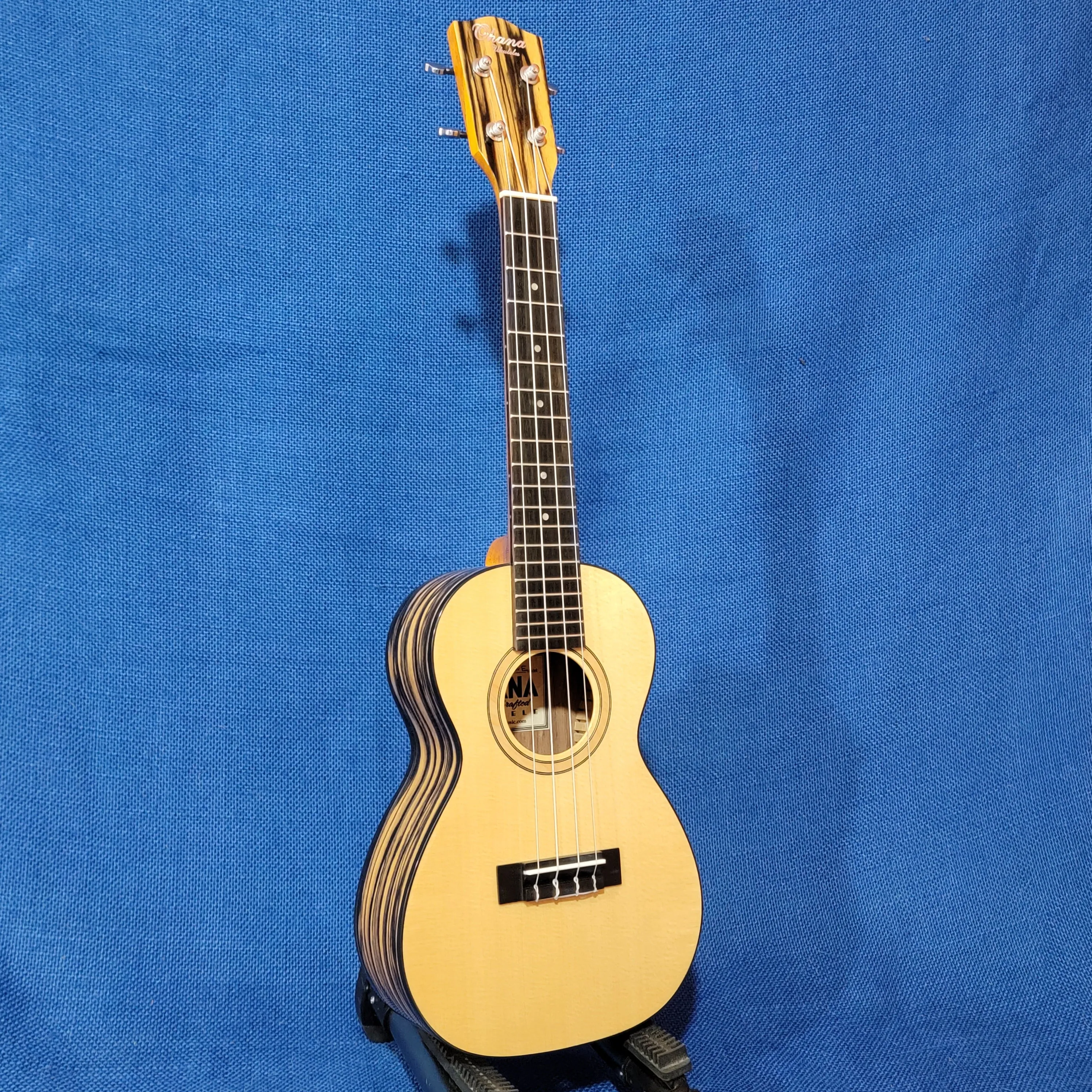 Ohana Concert CK-70BWE Solid Spruce Top / Laminate Black & White Ebony Ukulele s685